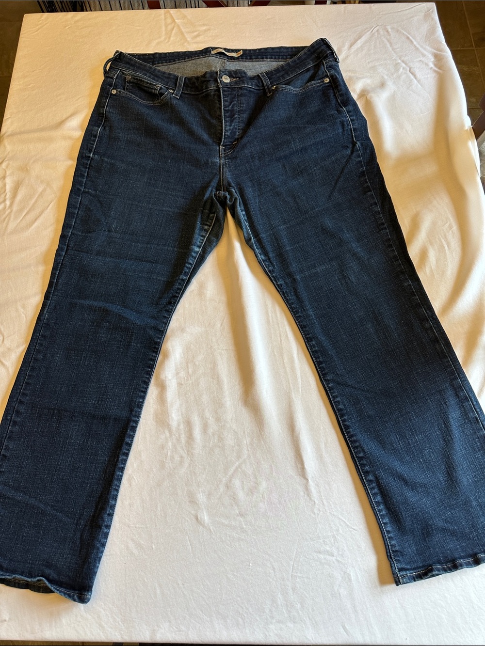 Levi’s Women’s Dark Blue 415 Classic Boot Leg Jeans 18W
